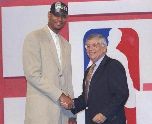 媒体：詹姆斯连续八年是东部冠军，展现统治力！