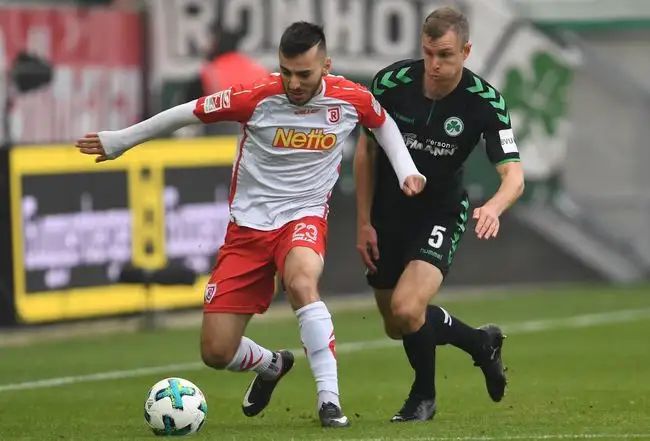 毫无还手之 毫无还手之