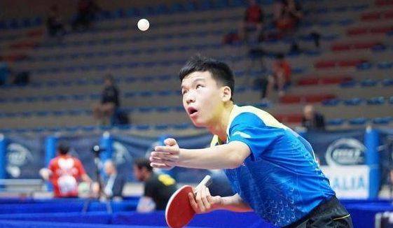 国足对阵日本，球迷冲场被行政拘留10日中国新闻社.