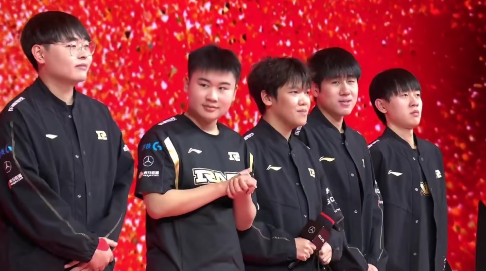 7分4篮板 7分4篮板